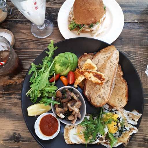 50894886_230476244560976_3384509769132802048_n